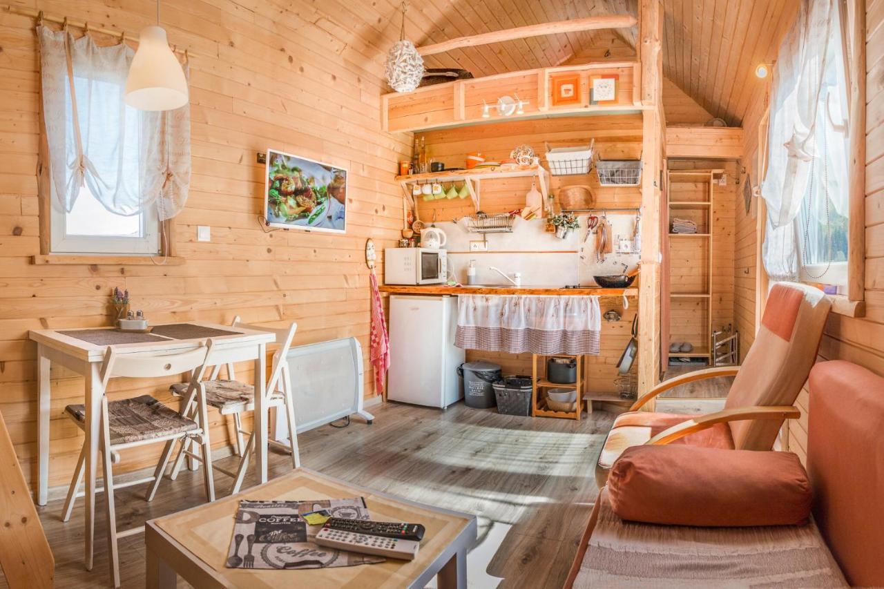 Tiny House Lavender Villa Podturen Buitenkant foto