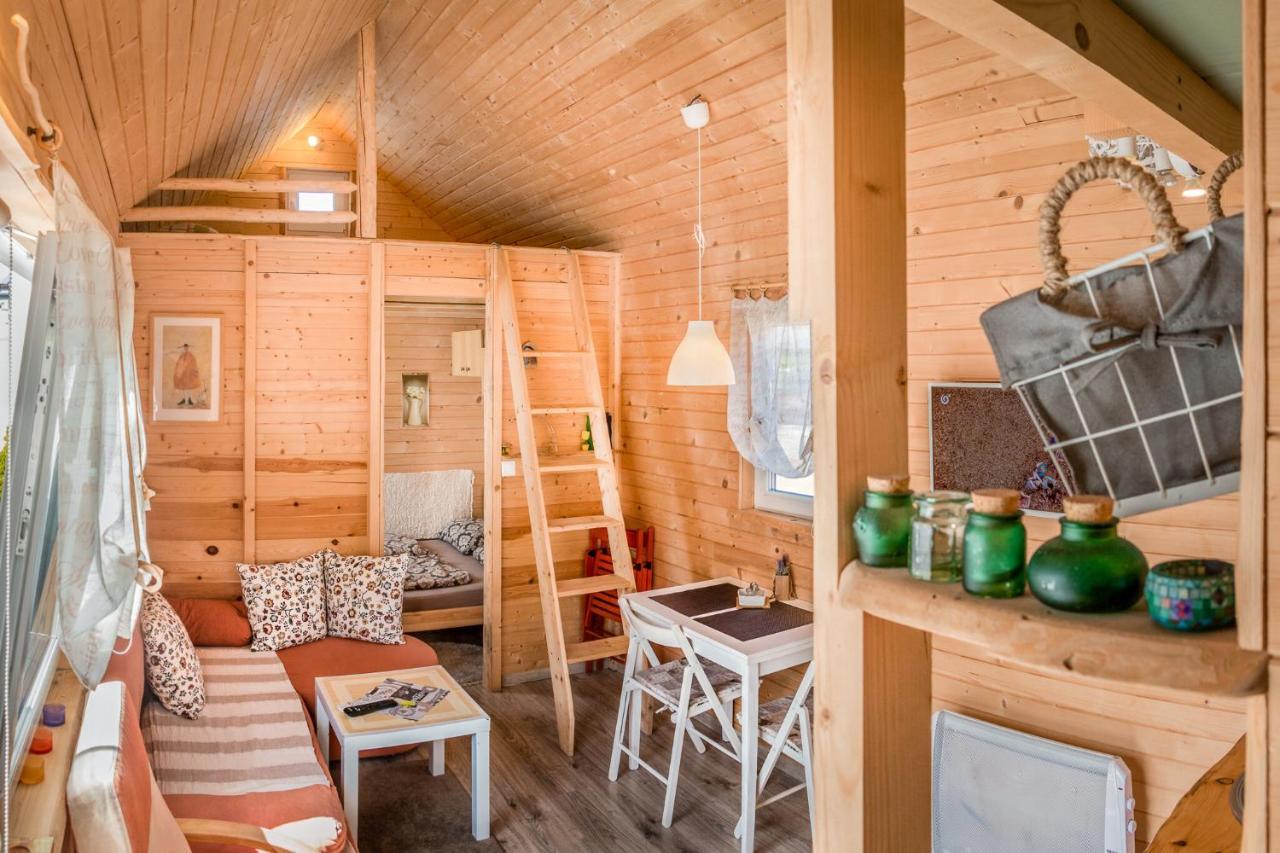 Tiny House Lavender Villa Podturen Buitenkant foto