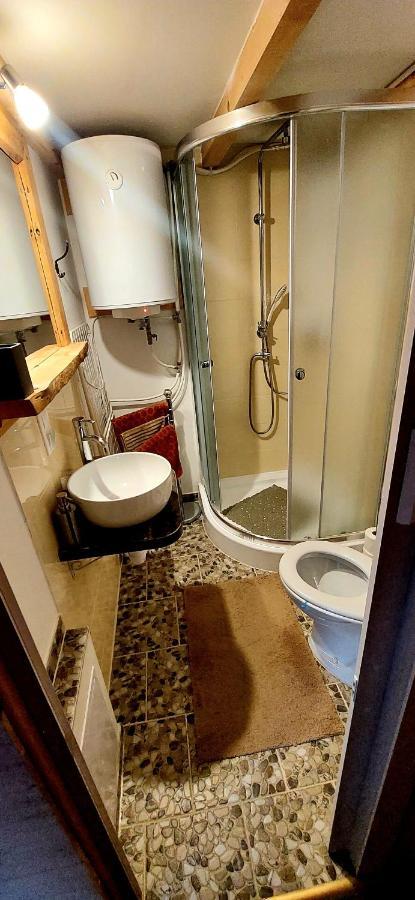 Tiny House Lavender Villa Podturen Buitenkant foto